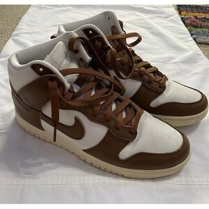 Nike Men's High-Top Sneakers in White and Brown